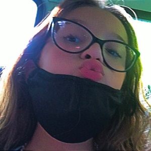 Meet your Posher, Avery